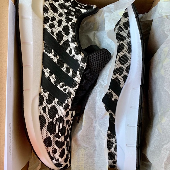 adidas Swift Run "Raw White/Black" Women's Shoe - Picture 3 of 5